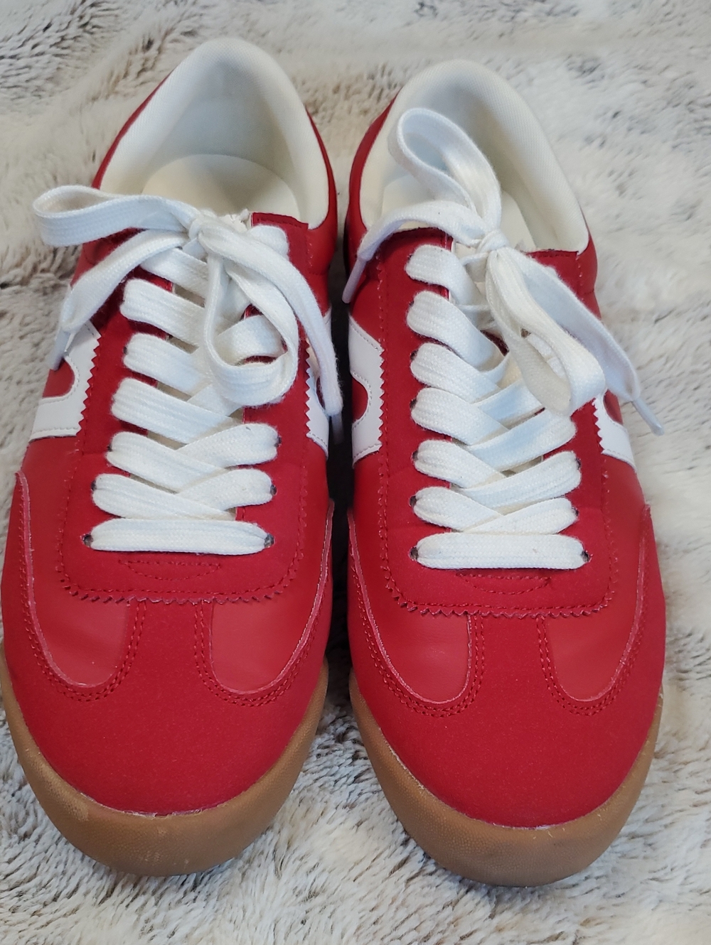 Madden Girl Brooklyyn Red & White Casual Sneaker. Size 7.5 - Picture 3 of 8